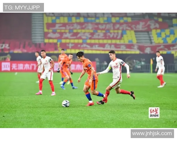 广州足球队比赛经验引发热议球迷与专家观点大碰撞