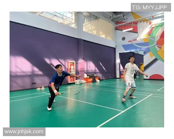 羽毛球战术解析：杭州羽毛球队的战术控制与团队协作体系探讨